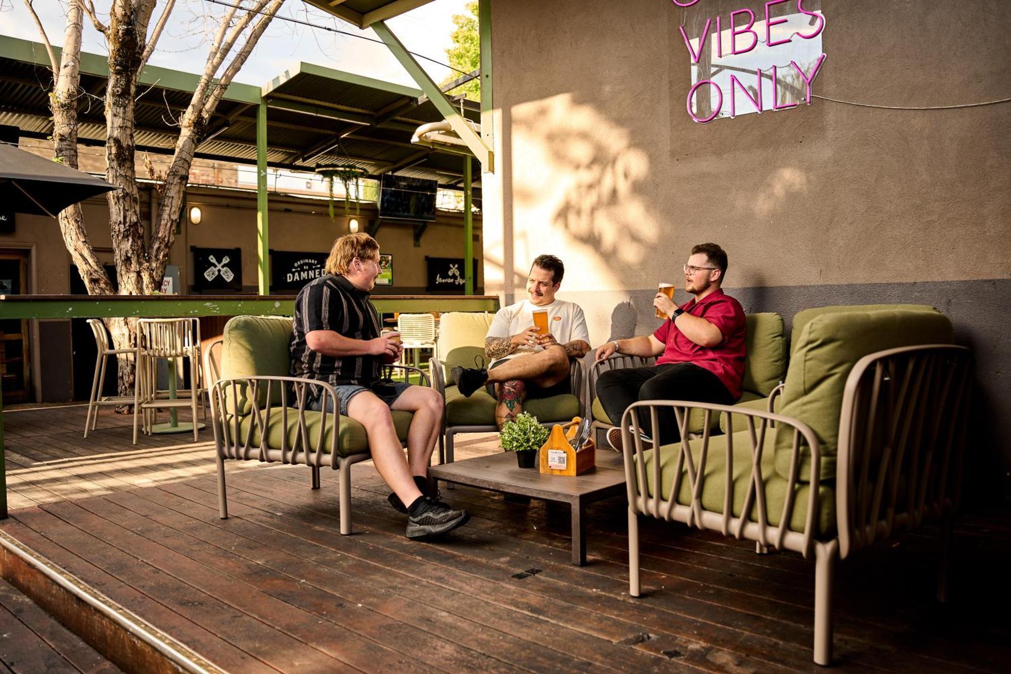 Beer Deluxe Albury Hotel Buitenkant foto